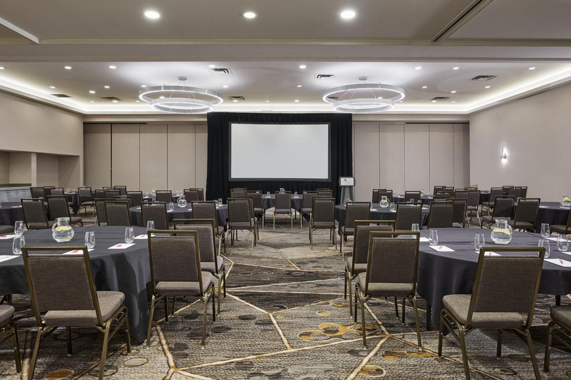Marriott Cincinnati Northeast Мейсон Экстерьер фото